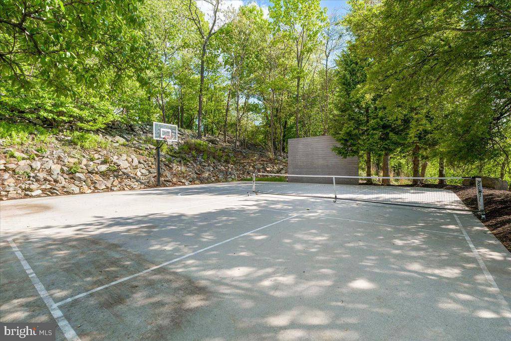 12565 Stone Crest Circle, Waynesboro, PA 17268