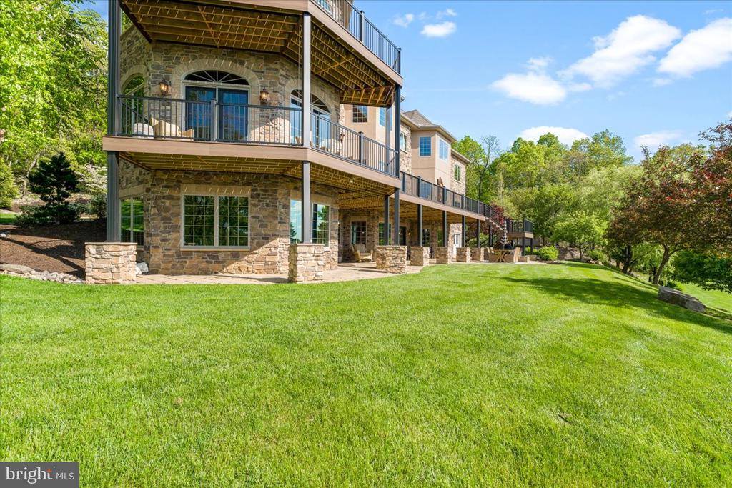 12565 Stone Crest Circle, Waynesboro, PA 17268