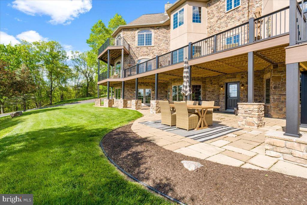12565 Stone Crest Circle, Waynesboro, PA 17268