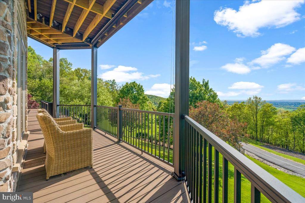 12565 Stone Crest Circle, Waynesboro, PA 17268