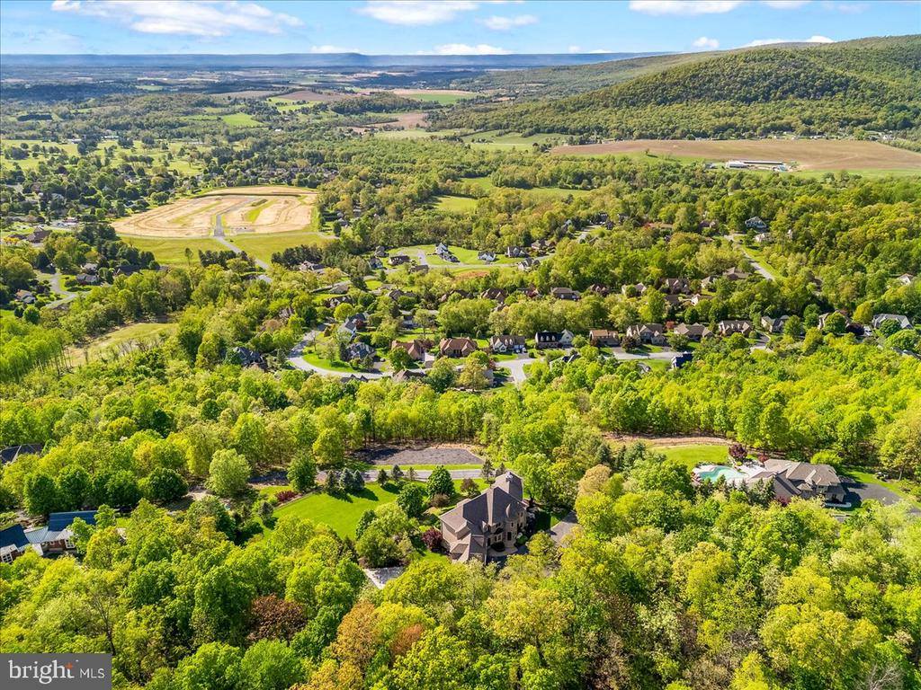 12565 Stone Crest Circle, Waynesboro, PA 17268