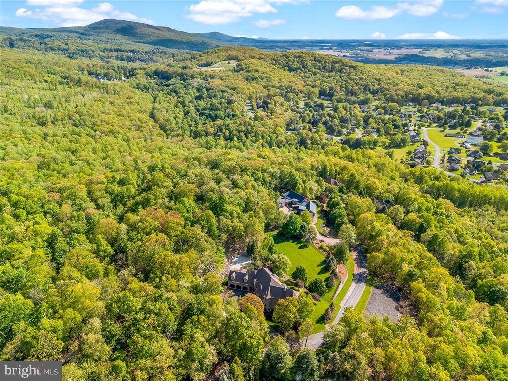 12565 Stone Crest Circle, Waynesboro, PA 17268