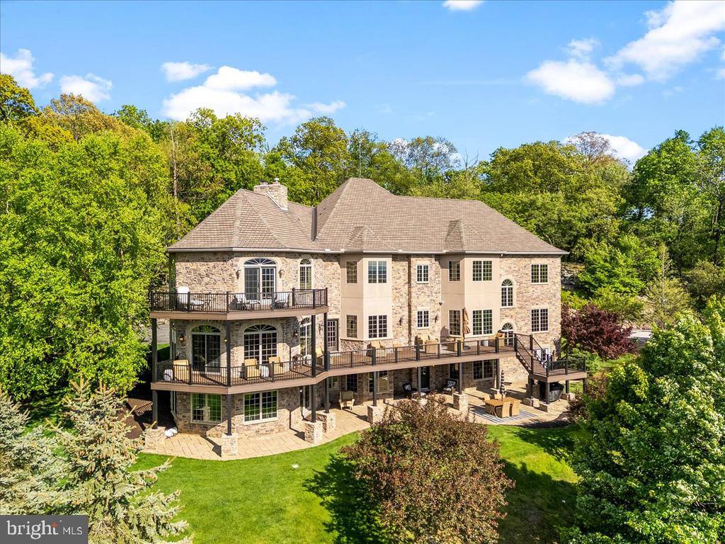 12565 Stone Crest Circle, Waynesboro, PA 17268