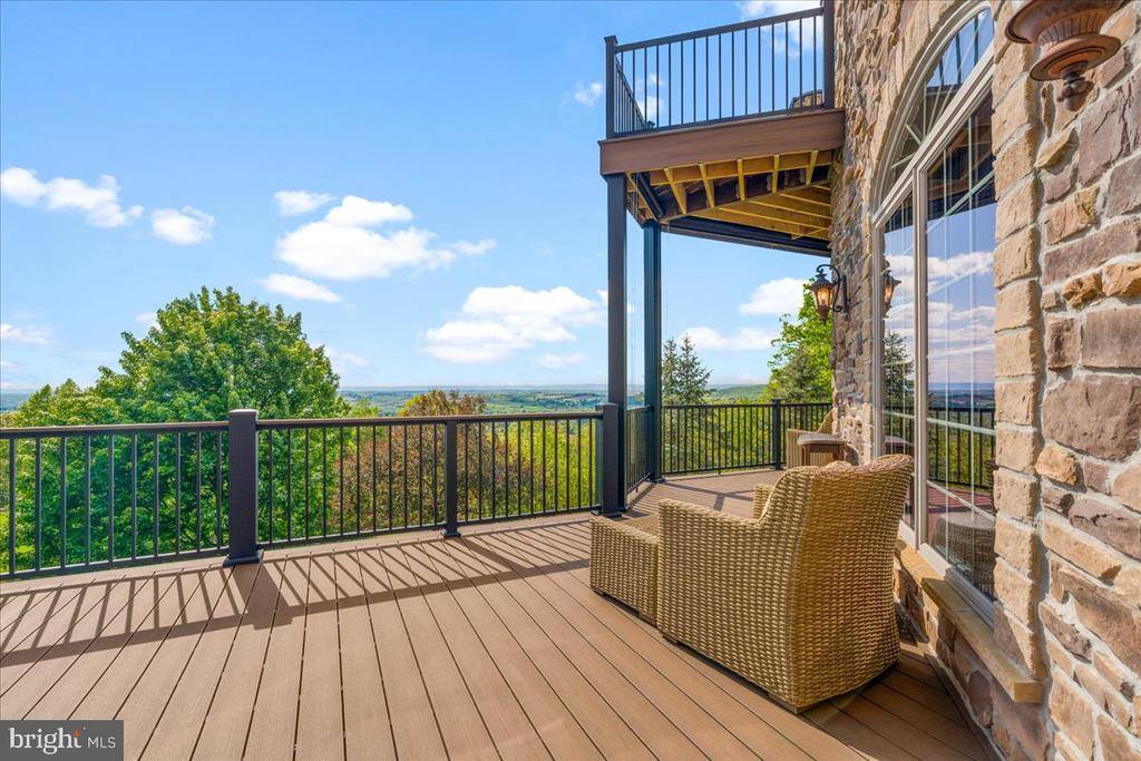 12565 Stone Crest Circle, Waynesboro, PA 17268