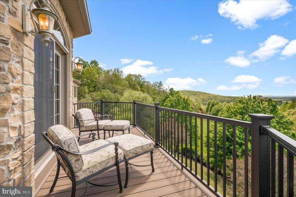 12565 Stone Crest Circle, Waynesboro, PA 17268