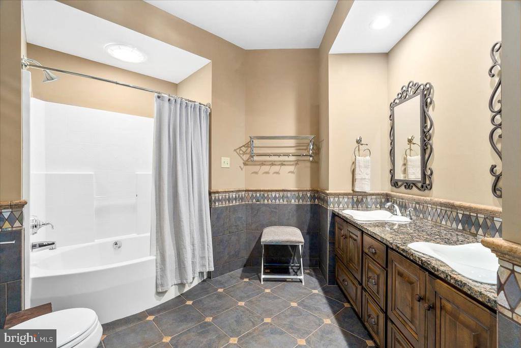 12565 Stone Crest Circle, Waynesboro, PA 17268