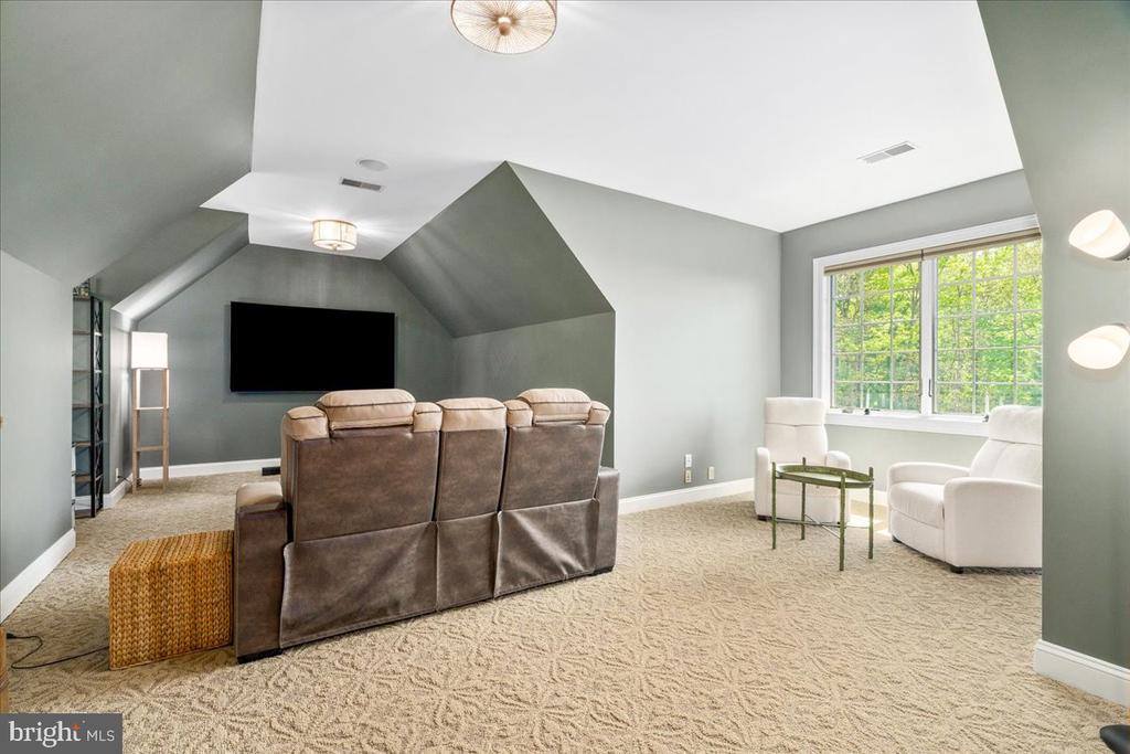 12565 Stone Crest Circle, Waynesboro, PA 17268