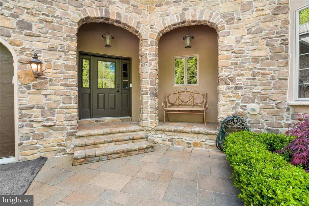 12565 Stone Crest Circle, Waynesboro, PA 17268