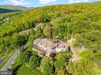 12565 Stone Crest Circle, Waynesboro, PA 17268