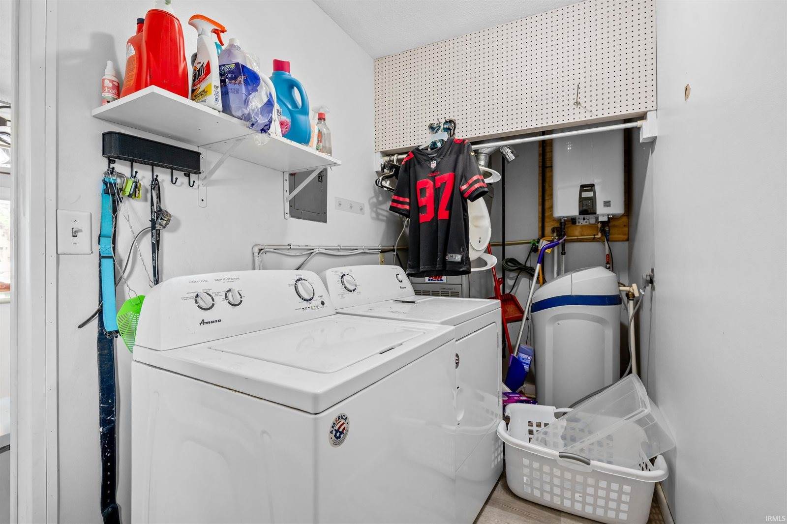 8215 W Fairview Drive, Yorktown, IN 47396