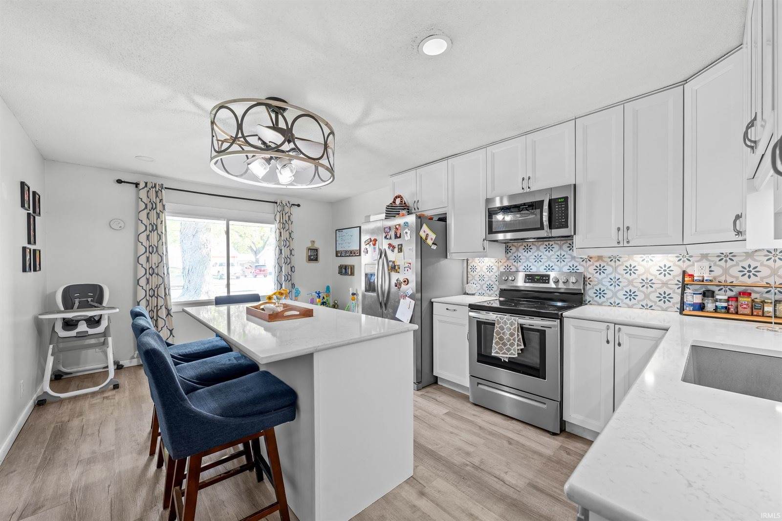 8215 W Fairview Drive, Yorktown, IN 47396