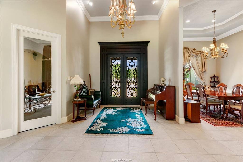 1106 Royal Adelade Drive, College Station, TX 77845