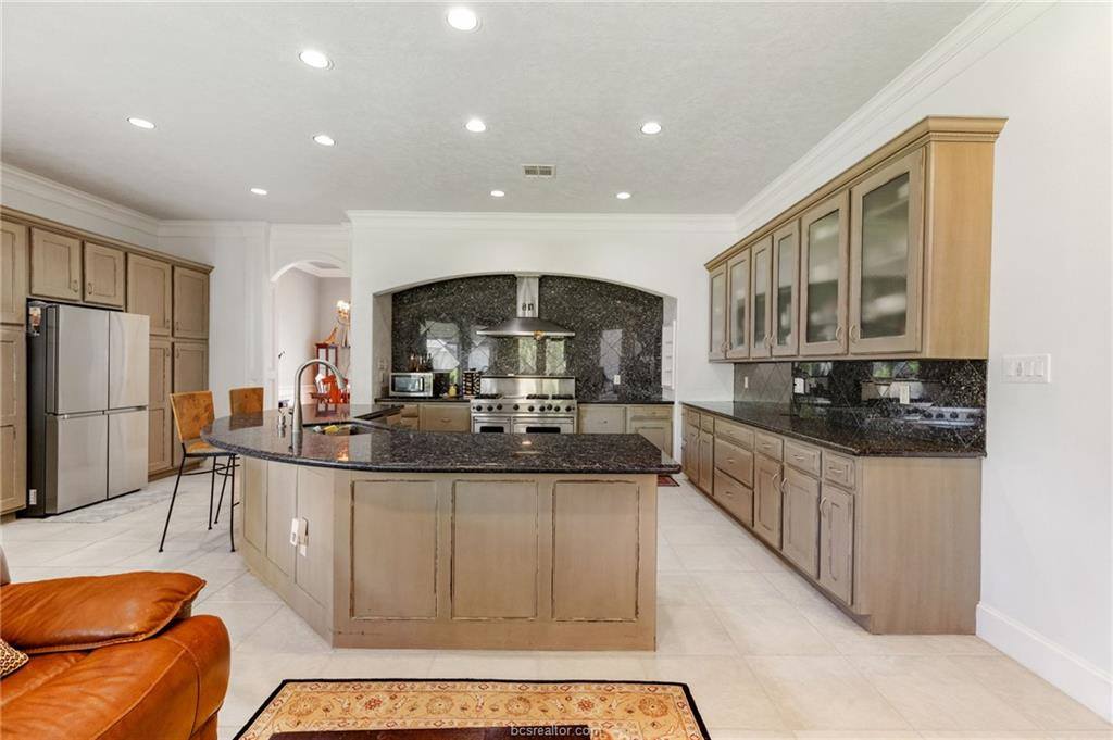 1106 Royal Adelade Drive, College Station, TX 77845