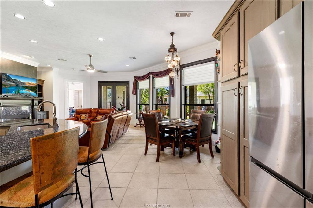 1106 Royal Adelade Drive, College Station, TX 77845