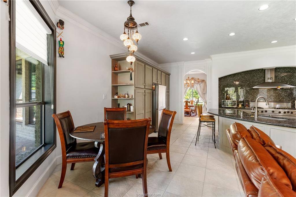 1106 Royal Adelade Drive, College Station, TX 77845