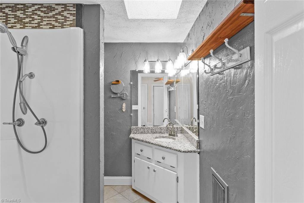 4020 Rockford Road, Boonville, NC 27011