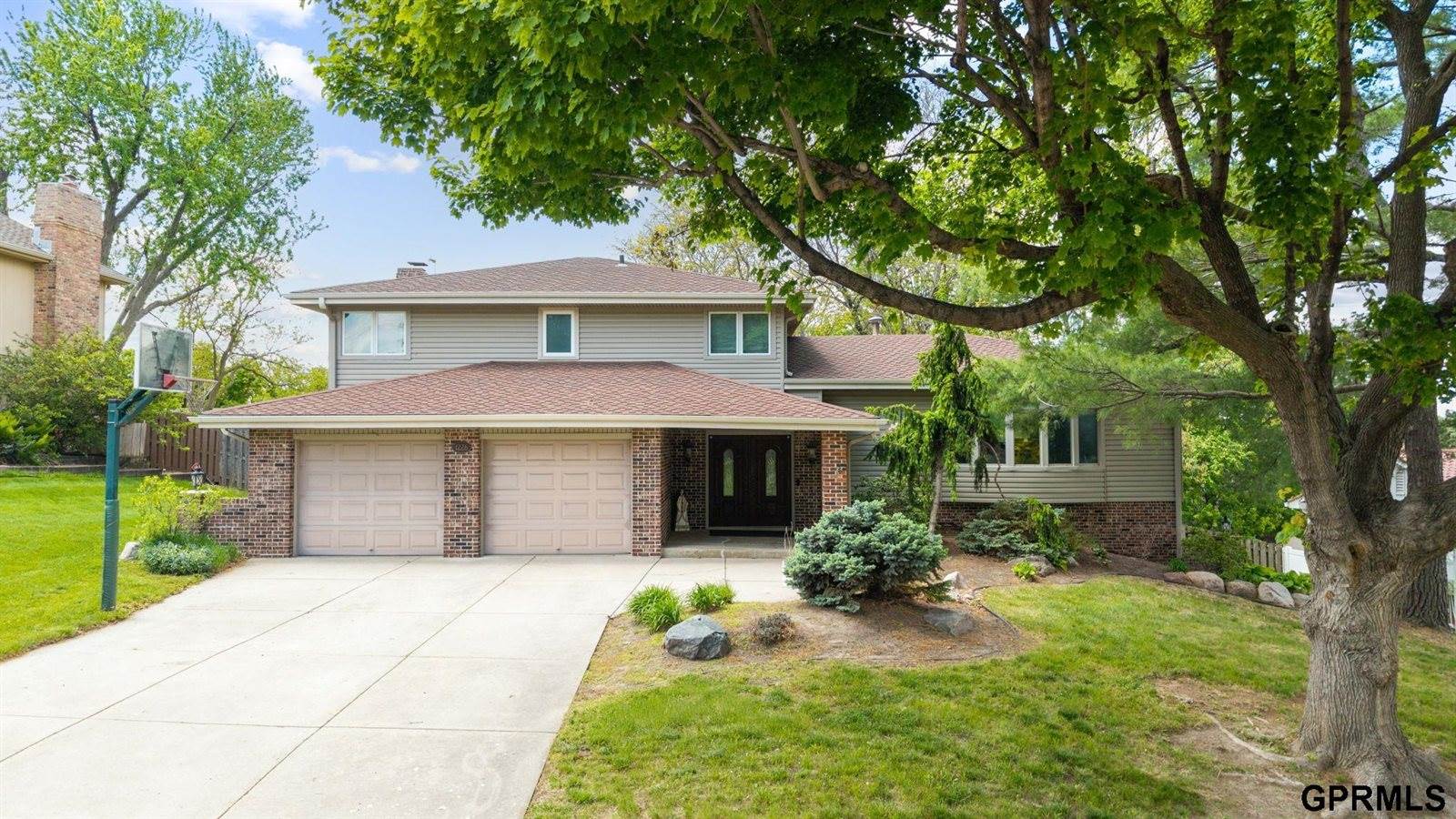 1226 North 121 Street, Omaha, NE 68154