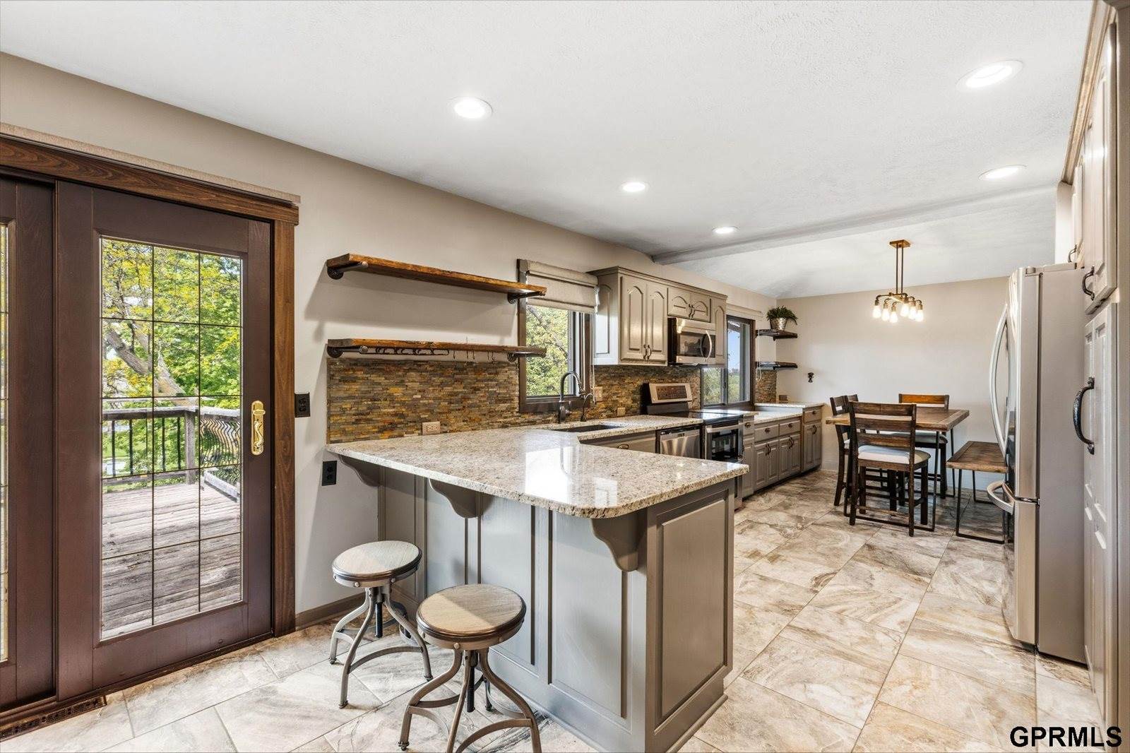 1226 North 121 Street, Omaha, NE 68154