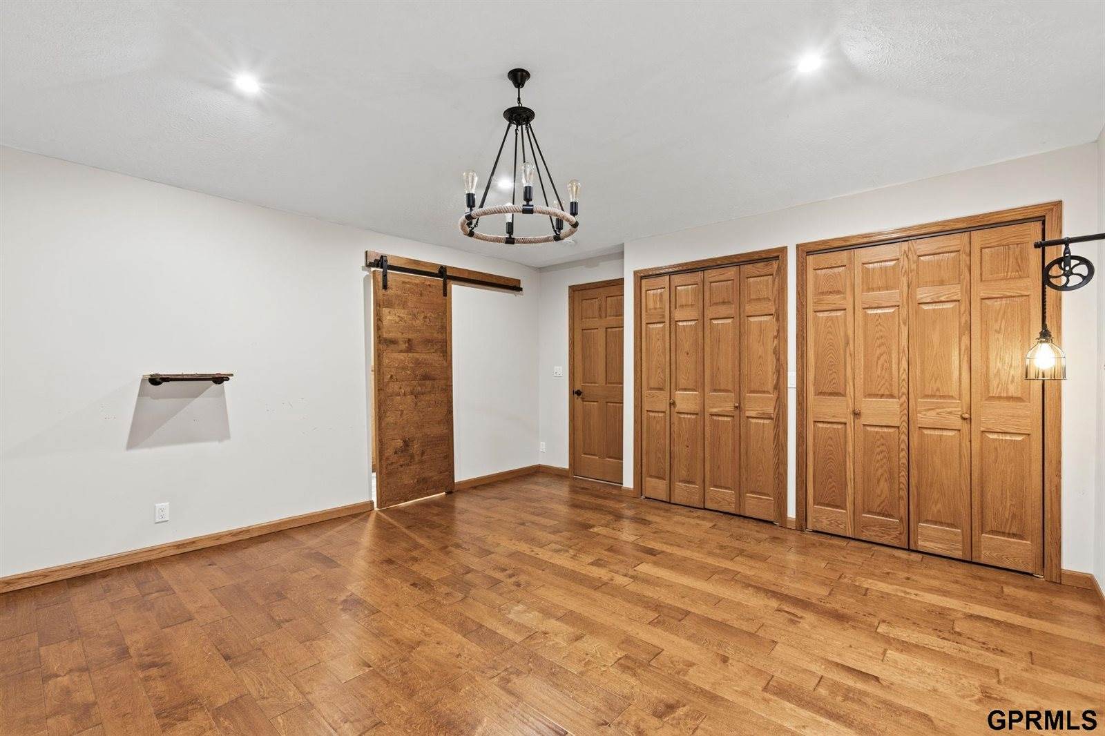 1226 North 121 Street, Omaha, NE 68154