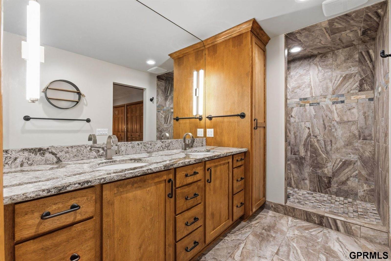 1226 North 121 Street, Omaha, NE 68154