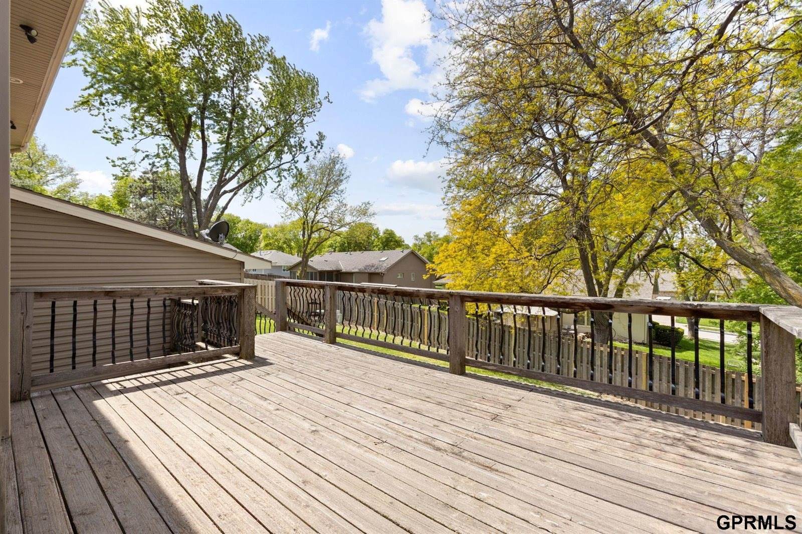 1226 North 121 Street, Omaha, NE 68154