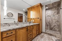 1226 North 121 Street, Omaha, NE 68154