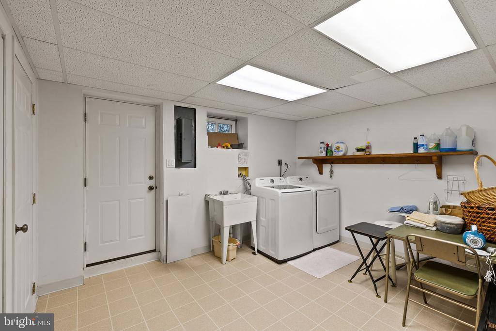 8419 High Ridge Road, Ellicott City, MD 21043