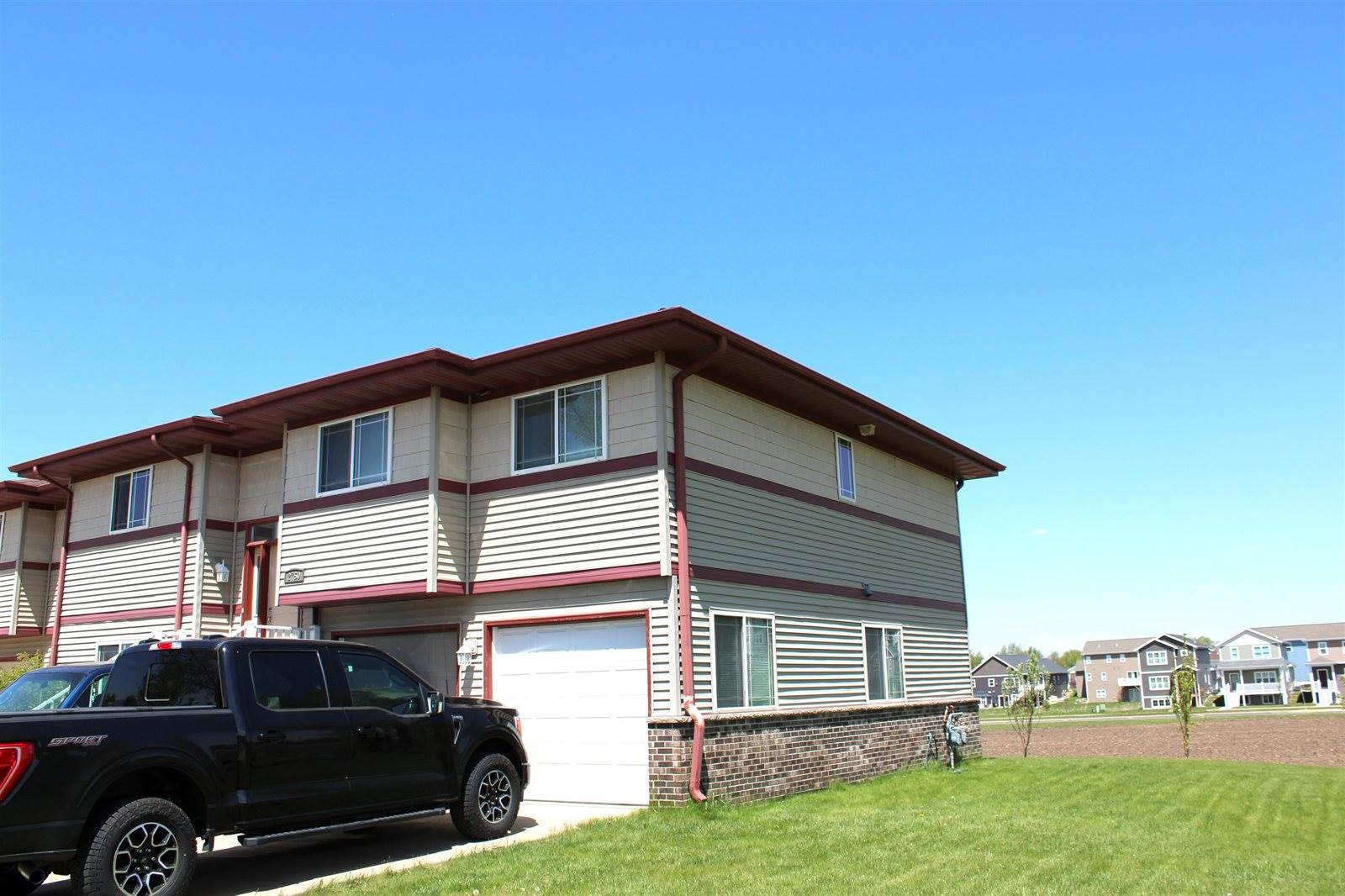 2750 Hazelnut, Sun Prairie, WI 53590