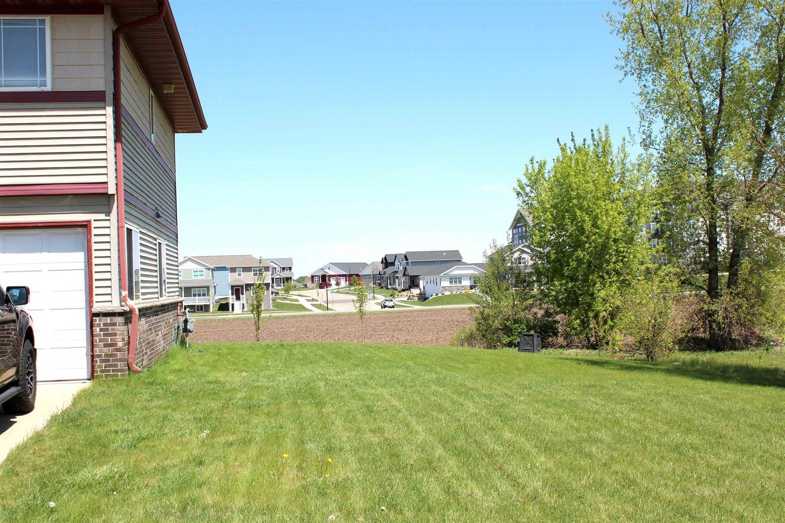 2750 Hazelnut, Sun Prairie, WI 53590