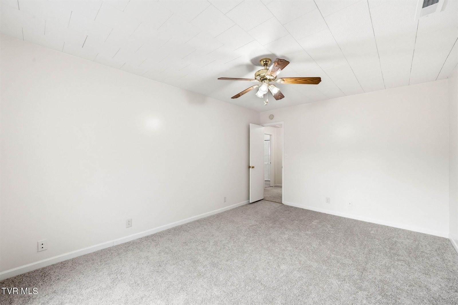 737 Lower Stone Mountain Road, Unicoi, TN 37692
