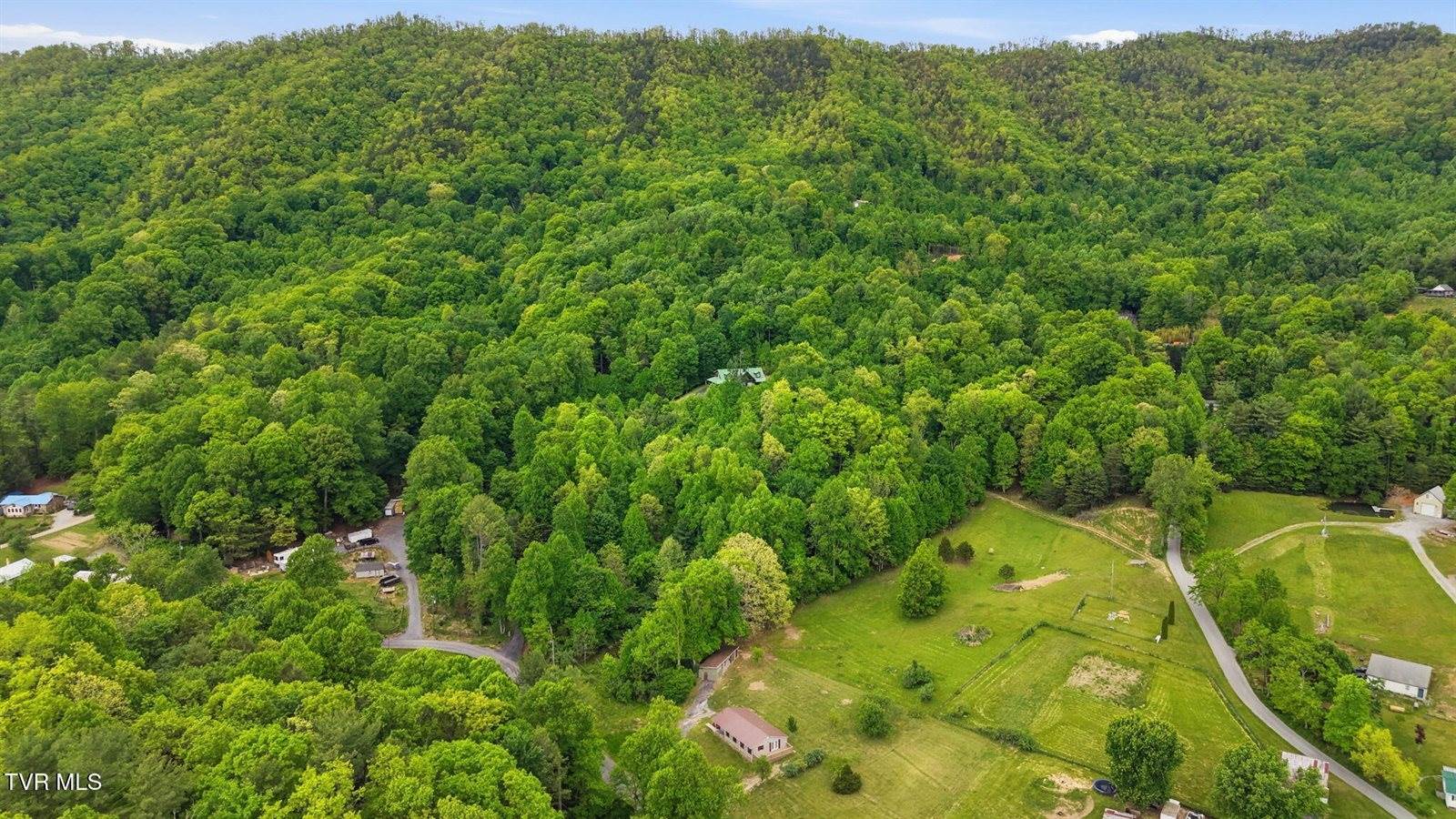 737 Lower Stone Mountain Road, Unicoi, TN 37692