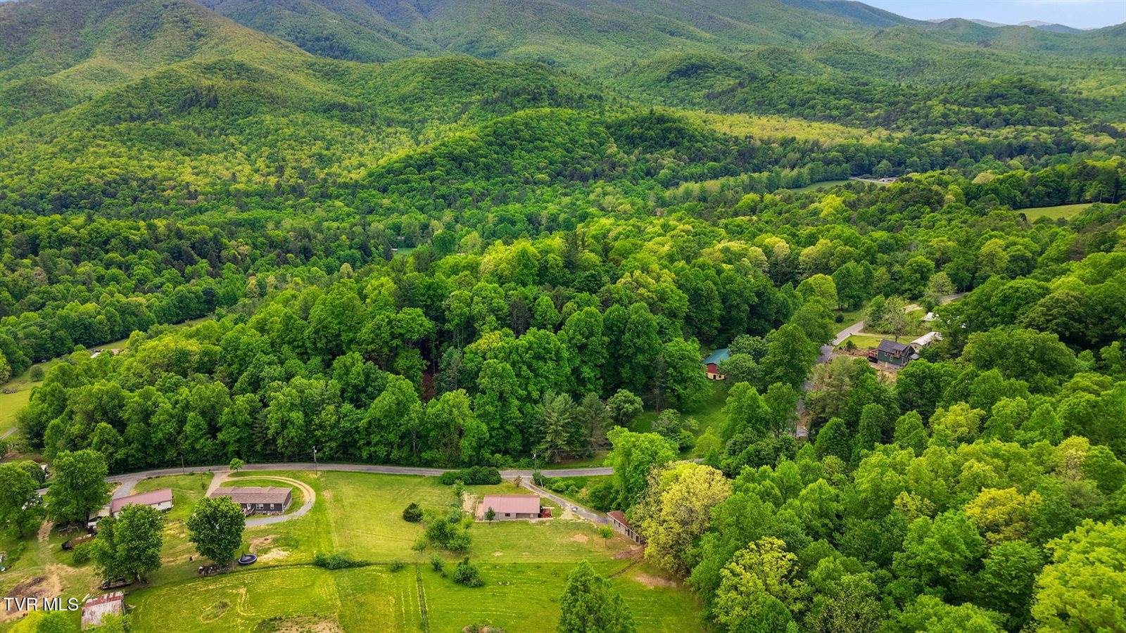 737 Lower Stone Mountain Road, Unicoi, TN 37692