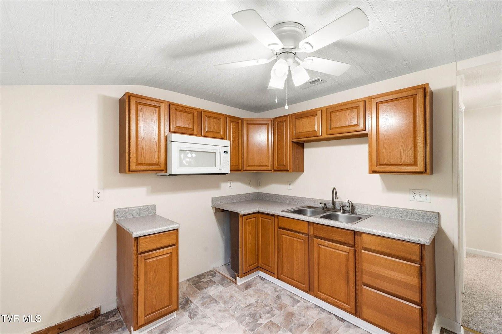 737 Lower Stone Mountain Road, Unicoi, TN 37692