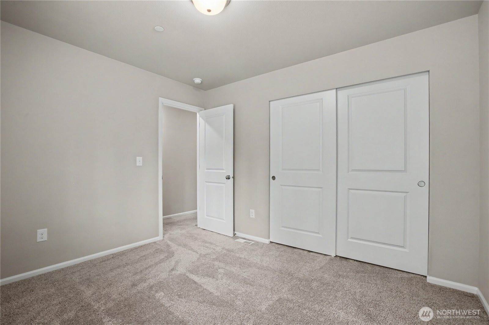 3340 Hoffman Hill Blvd, Dupont, WA 98327