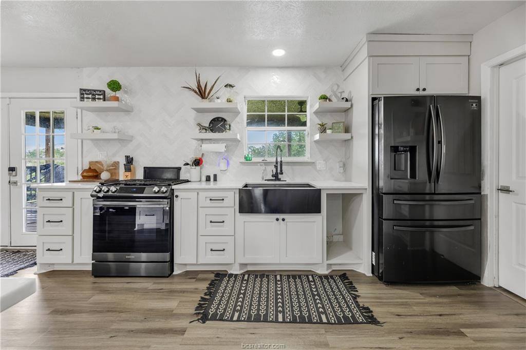 3508 Dick Barnes Loop, Bedias, TX 77831