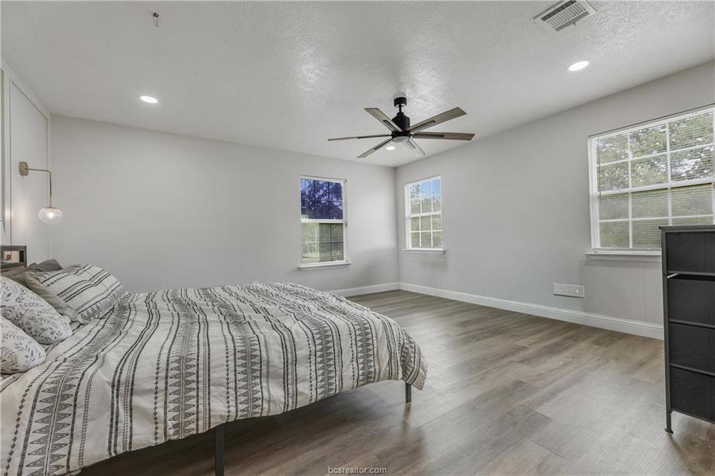 3508 Dick Barnes Loop, Bedias, TX 77831