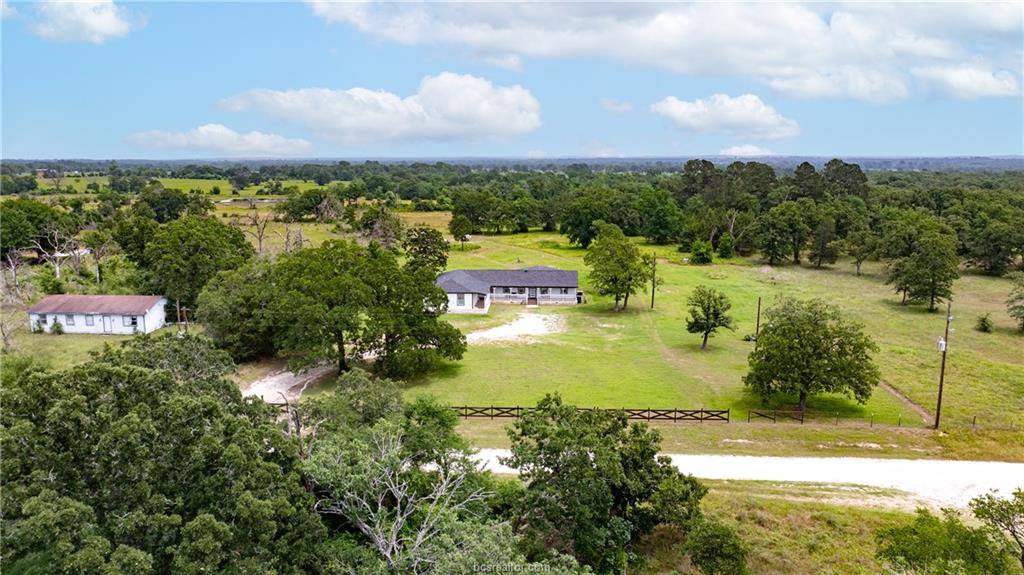 3508 Dick Barnes Loop, Bedias, TX 77831
