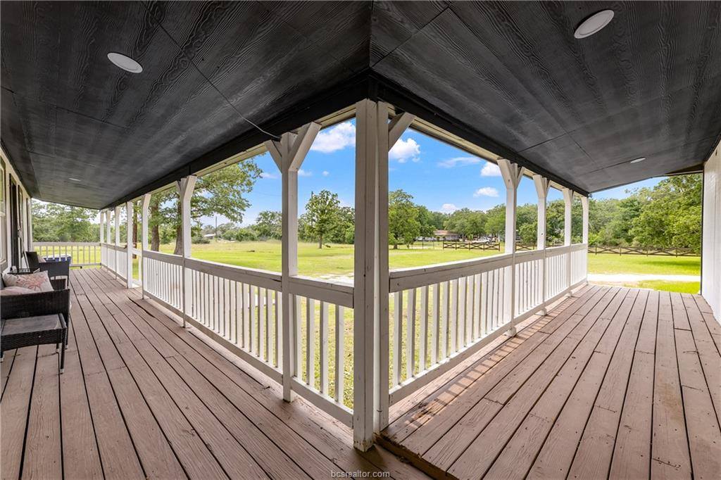 3508 Dick Barnes Loop, Bedias, TX 77831