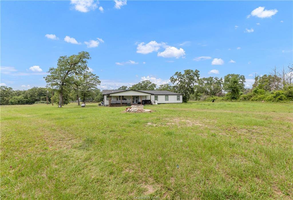 3508 Dick Barnes Loop, Bedias, TX 77831