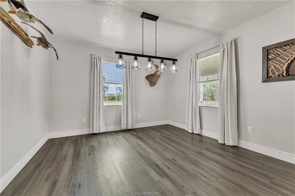 3508 Dick Barnes Loop, Bedias, TX 77831