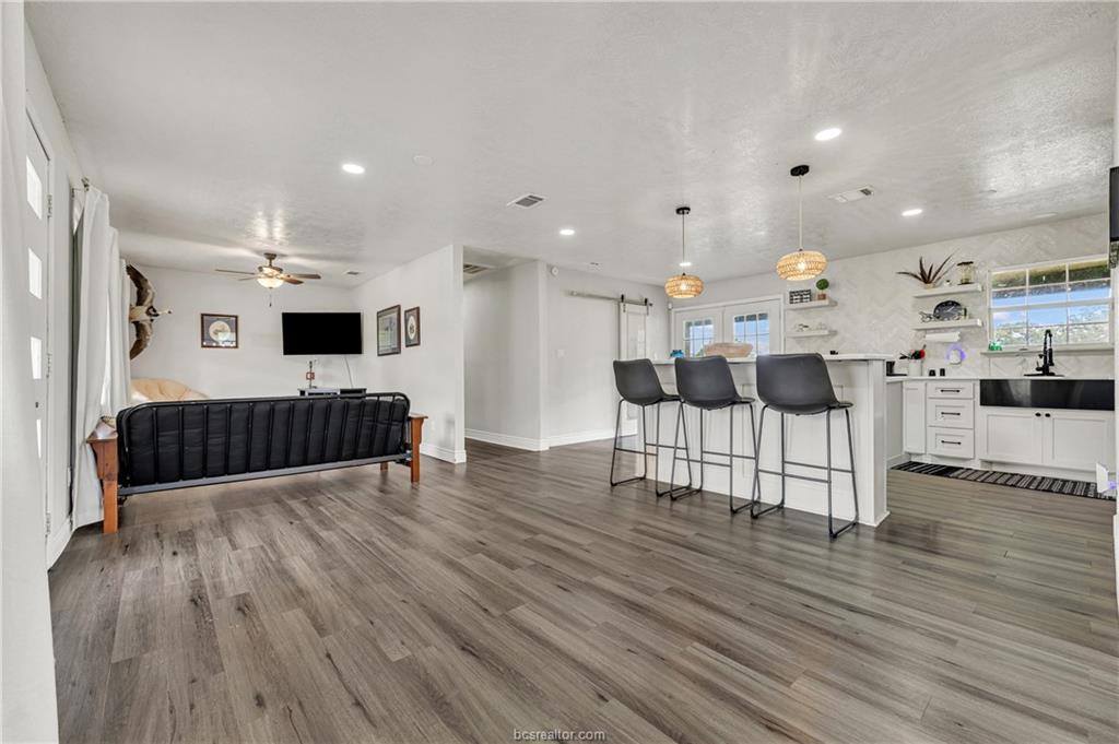 3508 Dick Barnes Loop, Bedias, TX 77831
