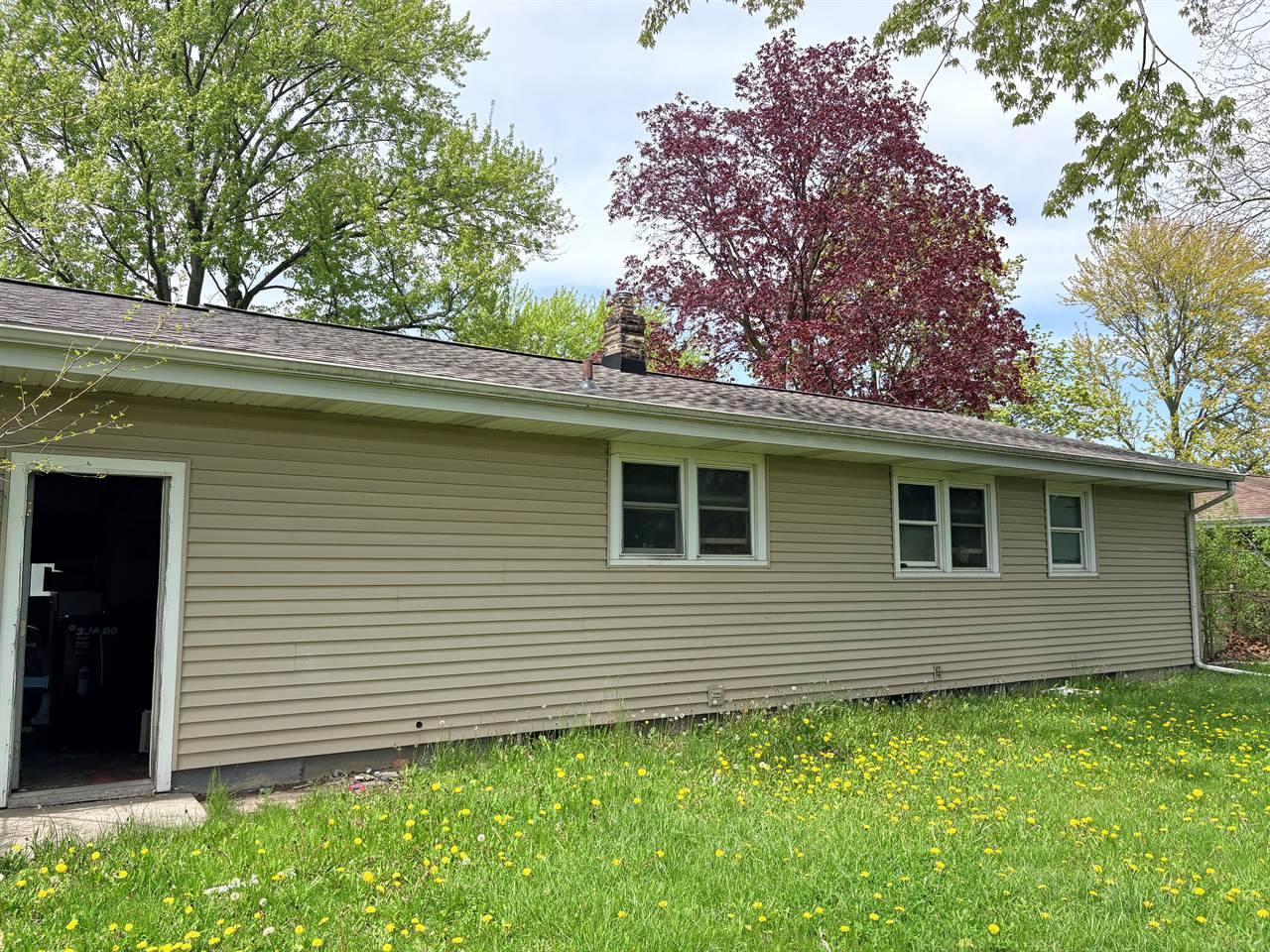 3406 Bobendick St, Saginaw, MI 48604