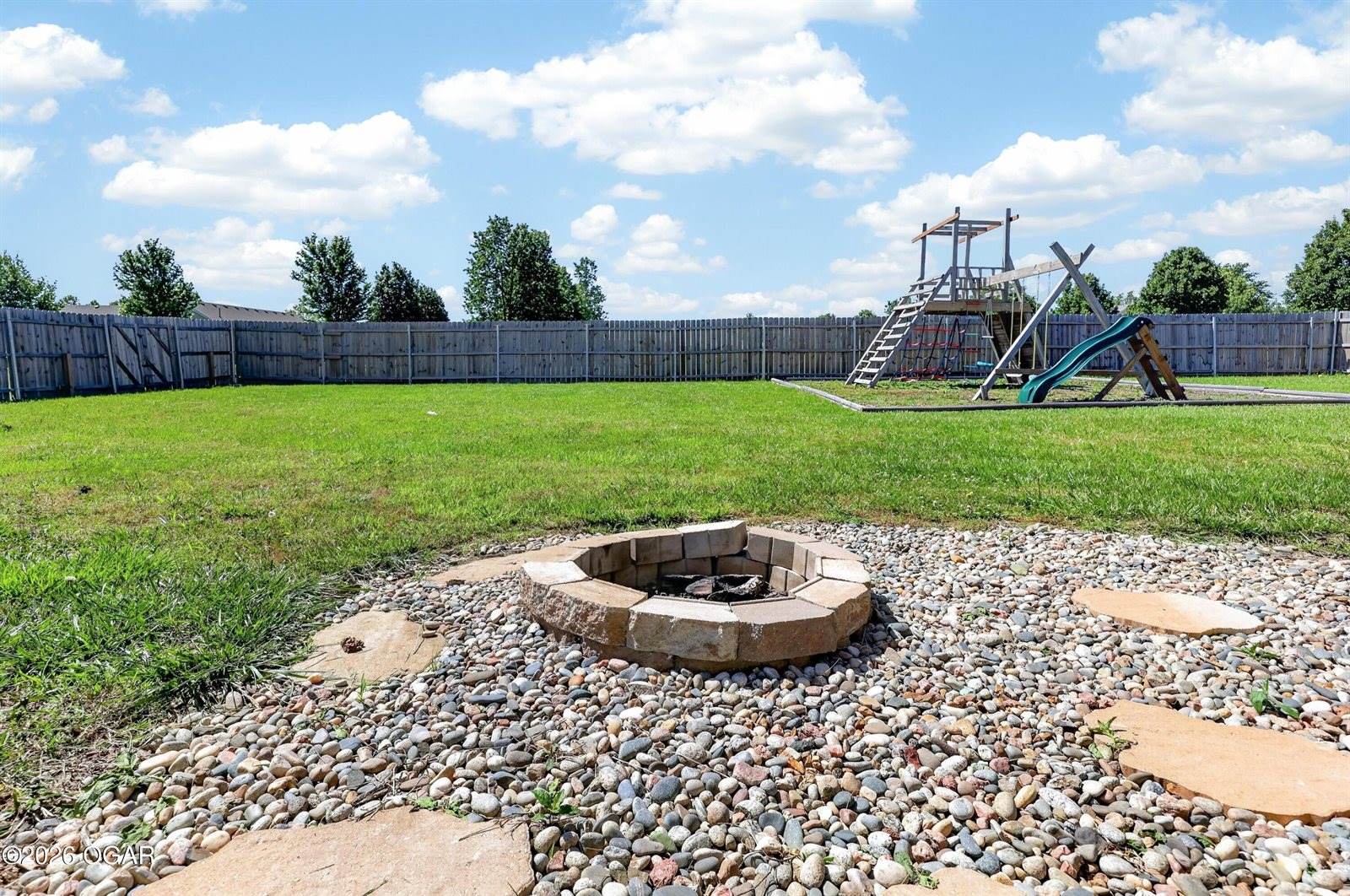 7378 NE Village Lane, Pittsburg, KS 66762