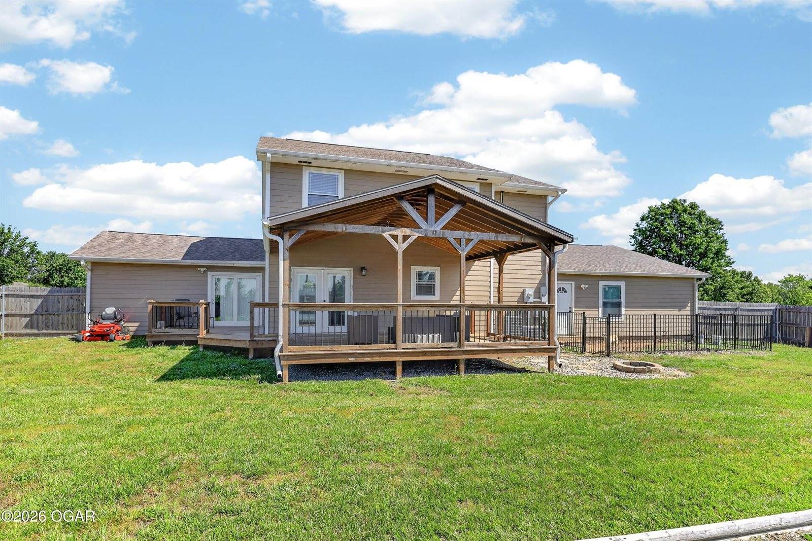 7378 NE Village Lane, Pittsburg, KS 66762