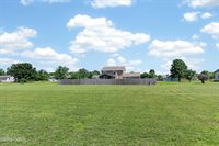 7378 NE Village Lane, Pittsburg, KS 66762