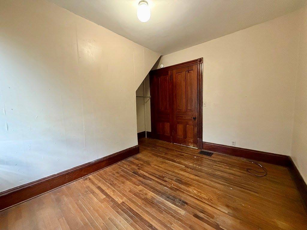 624 &1/2 Prospect St, Bucyrus, OH 44820