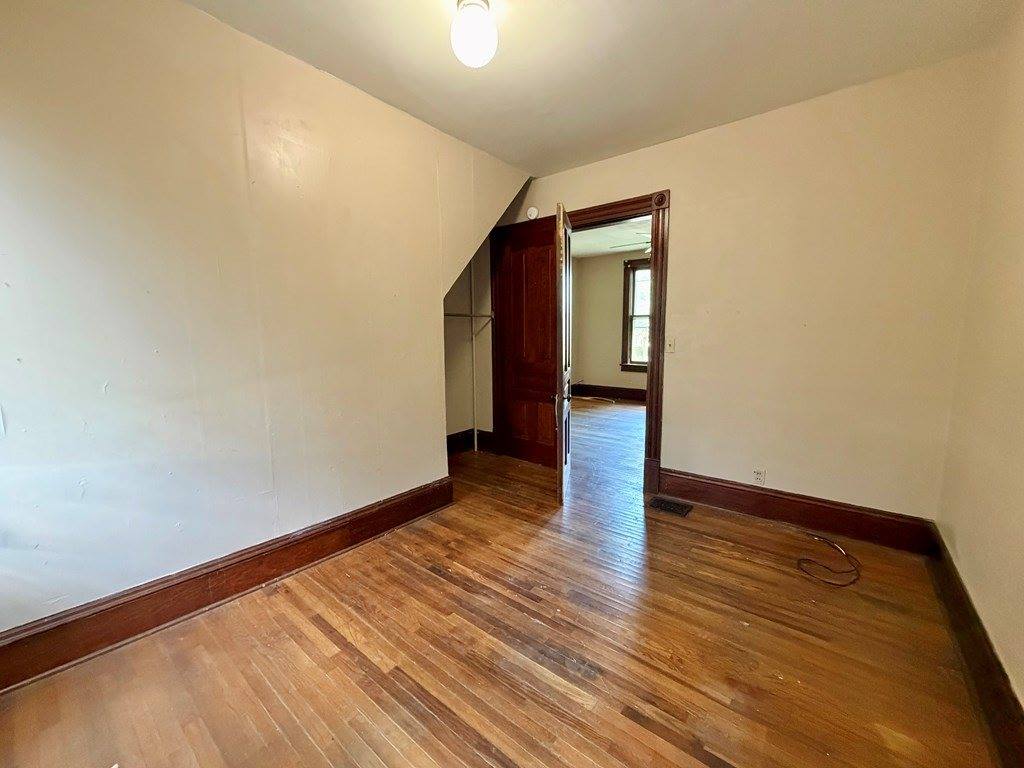 624 &1/2 Prospect St, Bucyrus, OH 44820
