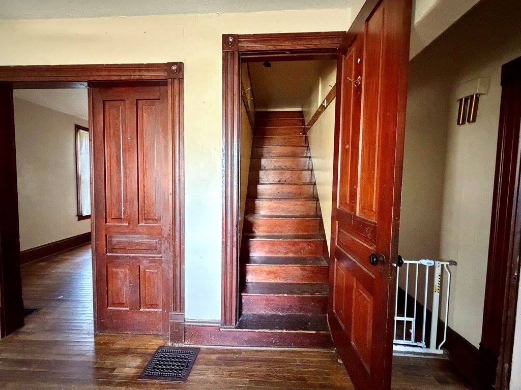 624 &1/2 Prospect St, Bucyrus, OH 44820