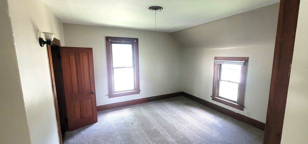 624 &1/2 Prospect St, Bucyrus, OH 44820