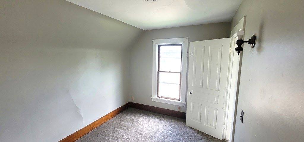624 &1/2 Prospect St, Bucyrus, OH 44820